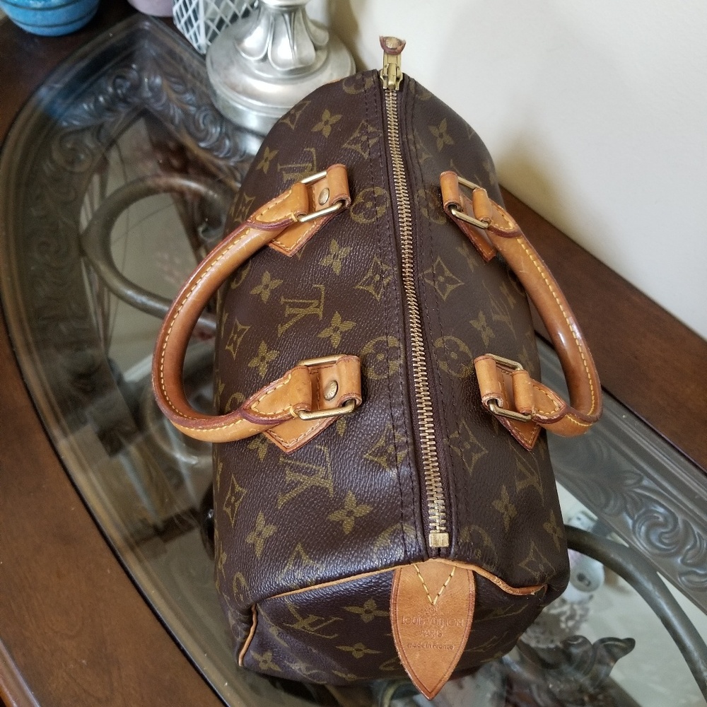 Authentic Louis Vuitton Speedy 25 - Picture 2 of 8
